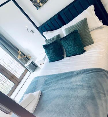 St Albans Apartamento | Superior Large Suite Luxury Living City Apartment, 2 Kingsize Bedrooms Business Suite - Free WiFi