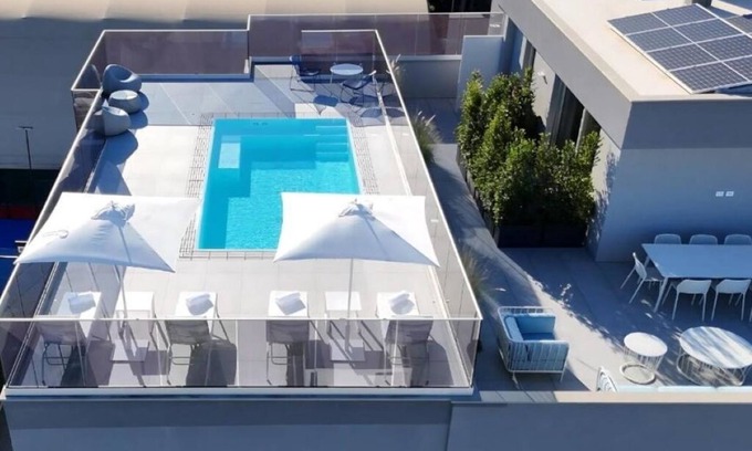 Municipio 2 Casa | Superior Suite with heated pool in the heart of Bari