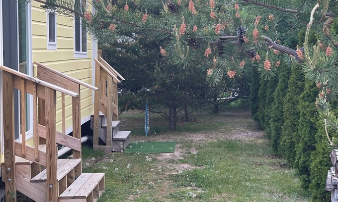 Christmas Cabina | Superior Sunrise Tiny Home w/Firepit & access to Pictured Rocks and Grand Island