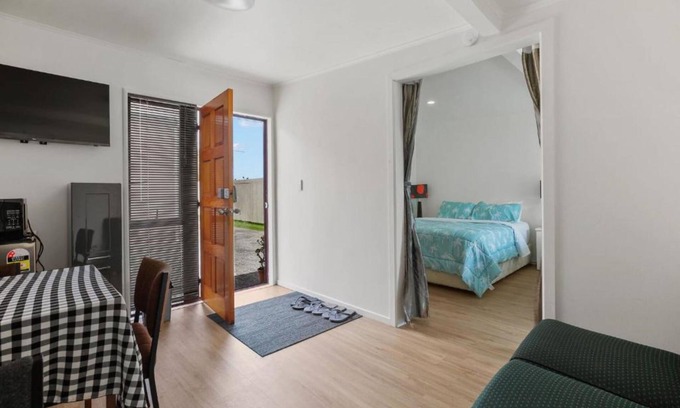 Te Awamutu Casa | Superking-bed granny flat /free wifi & parking - self check in