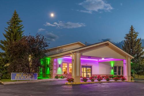 Buffalo Hotel | SureStay Plus Hotel by Best Western Buffalo