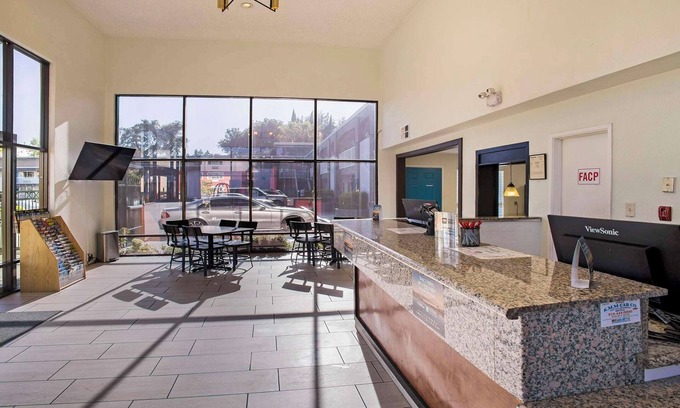 Downtown Sacramento Hotel | SureStay Plus Hotel by Best Western Sacramento North
