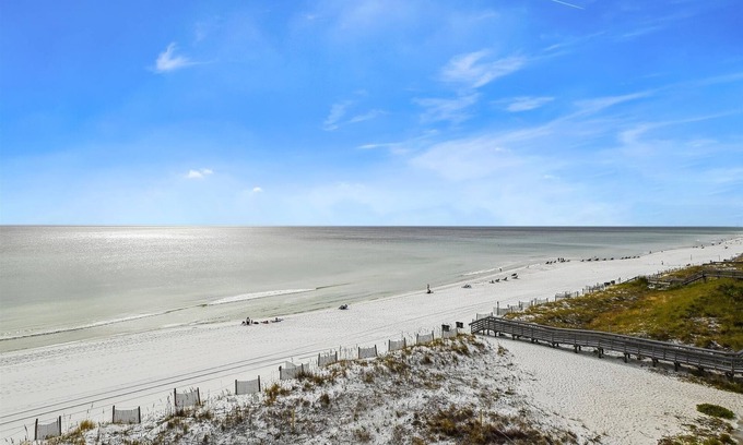 Fort Walton Beach Condominio | Surf Dweller 610 is a Stunning Gulf Front 2 BR - sleep 6 by RedAwning