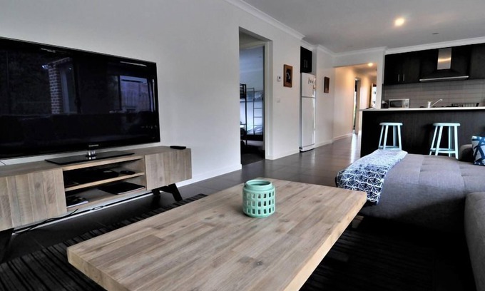 Inverloch Casa | Surf Side At Beaches Beach House-PET FRIENDLY.