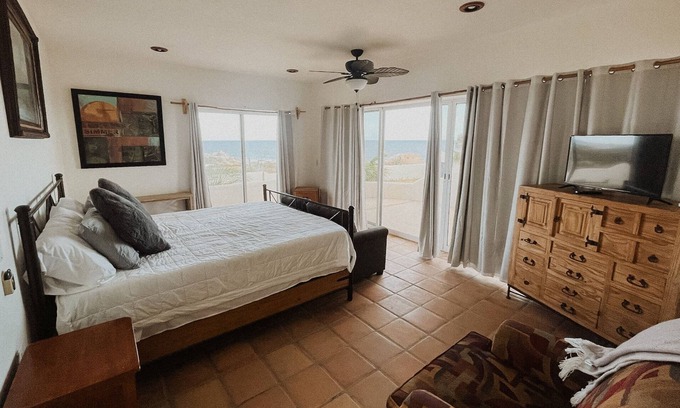 San José del Cabo Casa | SURF the best breaks, beautiful home, walk to beach, exclusive in SJC