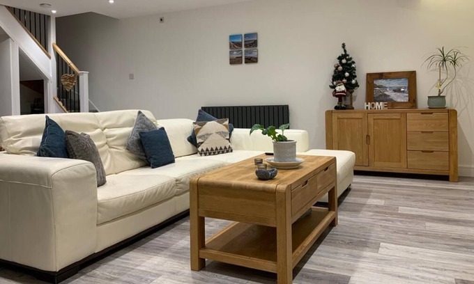 Porthcawl Casa | Surfers Lodge, Rest Bay, Porthcawl