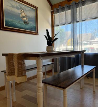 Seaside Casa | Surfside Cottage - Seaside Pets allowed