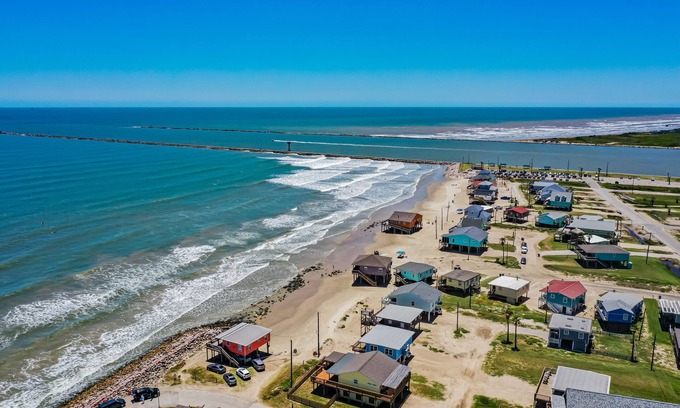 Surfside Beach Cabaña | Surfside Getaway for 6
