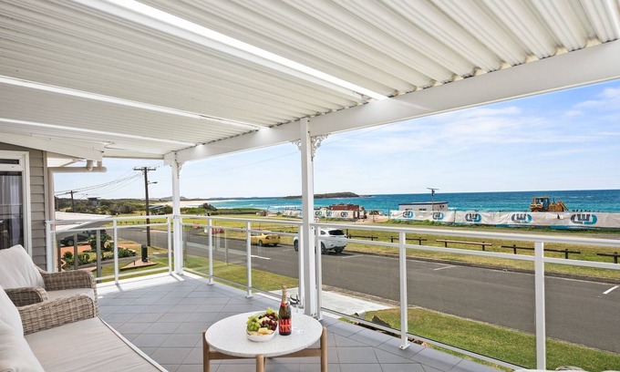Warilla Casa | Surfside Solace - 5 bedroom family home with stunning views of Ocean