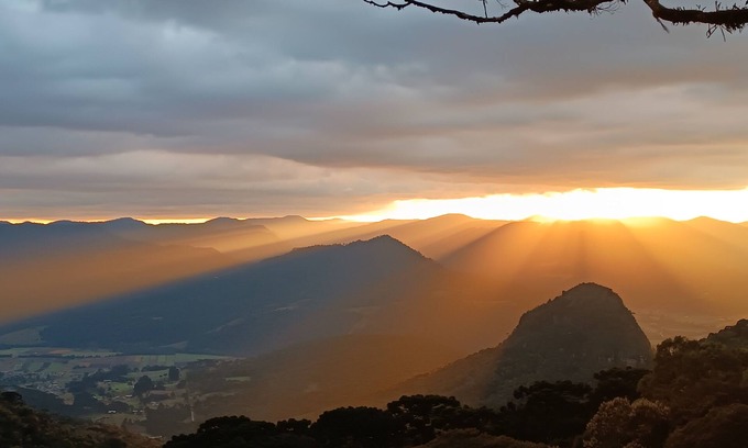 Urubici Cabaña | Surreal View of the Urubici Mountains - Wolken Haus