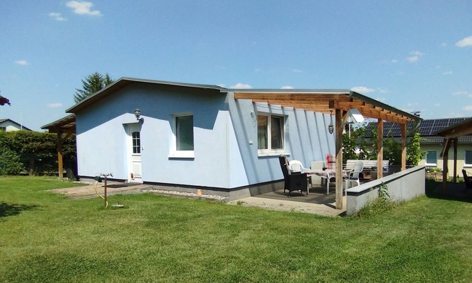 Oberhavel Casa | Surrounded by greenery - house with 3 bedrooms, terrace and large pool