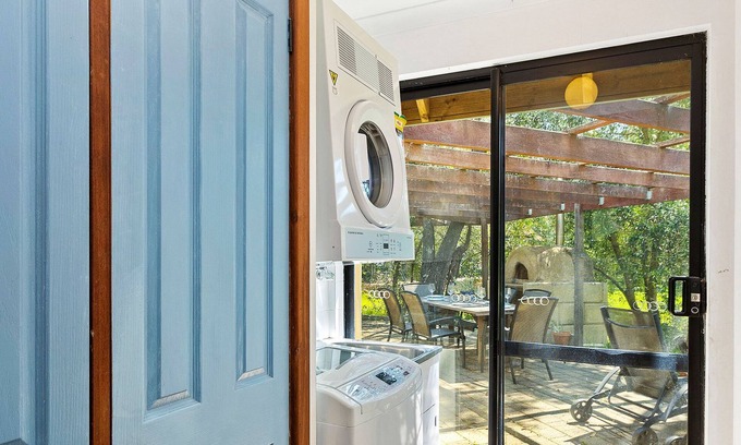 Eagle Bay Casa | Surrounded by the South West’s most popular beaches.