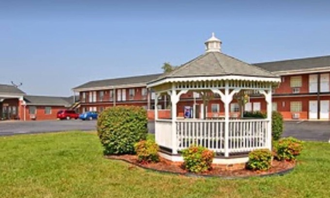 Dobson Hotel | Surry Inn