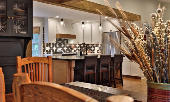 East Haven  Rutland County Casa | Susan Lane Hideaway: 4BR/3.5BA Renovated Home. Close to skiing and town.