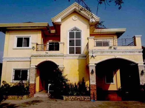 Santa Maria Apartamento | Suso Beach Resorts BeachHouse Staycation-4Bedrooms