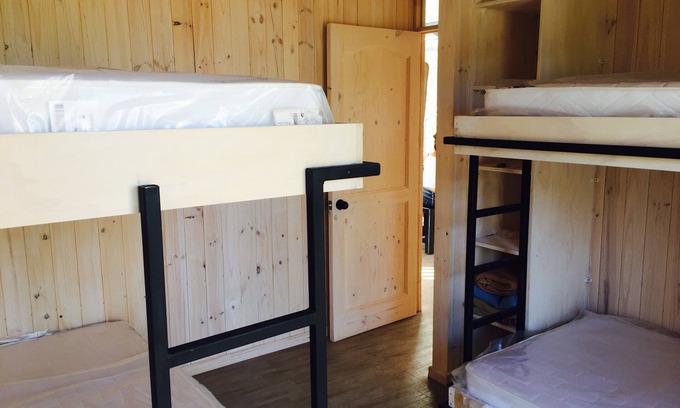 Algarrobo Cabina | cabina Sostenible, 2 dormitorios, 2 baños, gran cocina. Cerca de la playa
