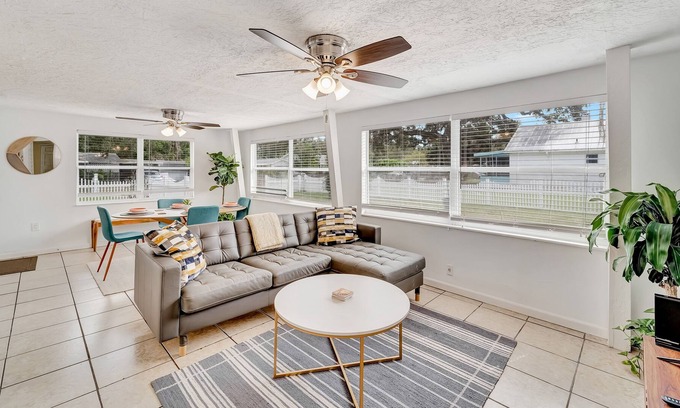 Bayou Oaks Casa | Sustainable Suncoast getaway with large fenced yard, AC, & W/D - dog-friendly