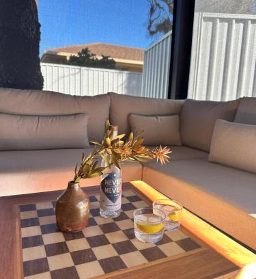Sellicks Beach Casa | Suur Kodu- Beachfront House plus Tiny Home