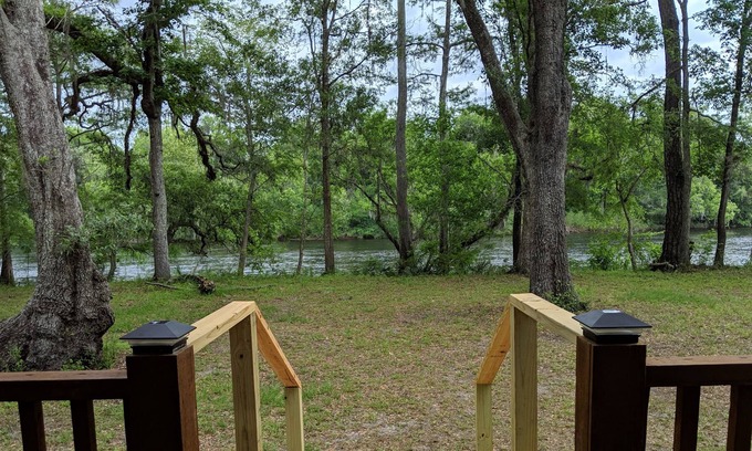 Bell Cabina | Suwannee River Cabin Sanctuary - Michael's Cabin
