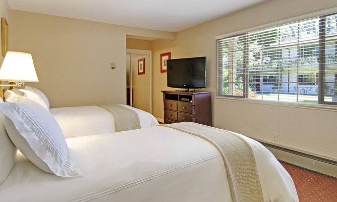 Northwest Carmel Hotel | Svendsgaard's Inn