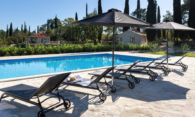 Gruda Cabina | Sveta Ana Lodges Olive lodge with pool