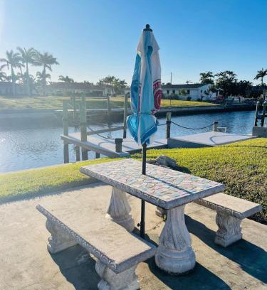 Yacht Club Casa | SW Gulf Access Boaters Paradise Pool Retreat