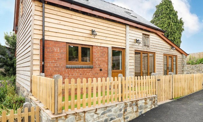 Montgomery Casa | Swallows Rest