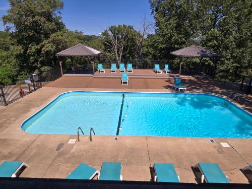Notch Estates Apartamento | Swan's Woodland Getaway Condo