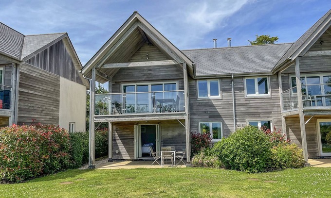 Eleighwater Cabaña | SWANDOWN, 16 NETHERHAYE, with pool in Cricket St. Thomas