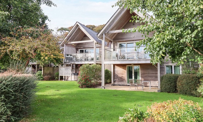 Eleighwater Cabaña | SWANDOWN, 19 POLDON, family friendly, with pool in Cricket St. Thomas