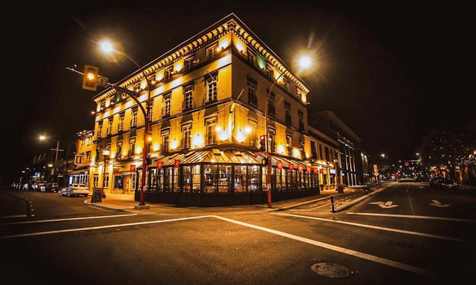 Downtown Victoria Hotel | Swans Brewery, Pub & Hotel