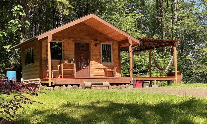 Clatskanie Cabina | Swedish Cabin in the Woods with Columbia River Views