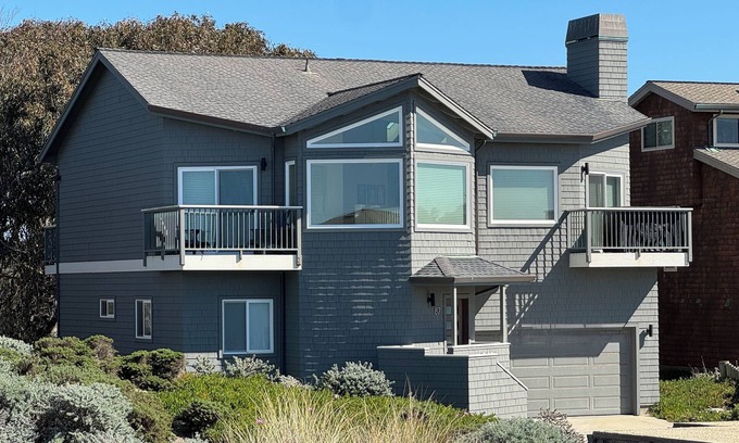 Watsonville Casa | ¡Vistas panorámicas del océano para 12! Perfecto para familias, pasos de playa, nuevo ping pong