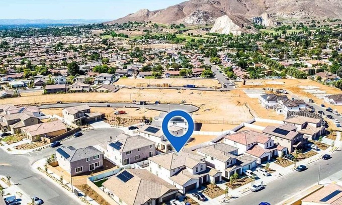 Jurupa Valley Casa | Sweeping Views on June Mountain Wy