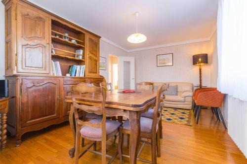 Bourroches Casa | Sweet Burgundy Villa