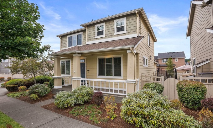 East Olympia Casa | Sweet Home Away from Home!