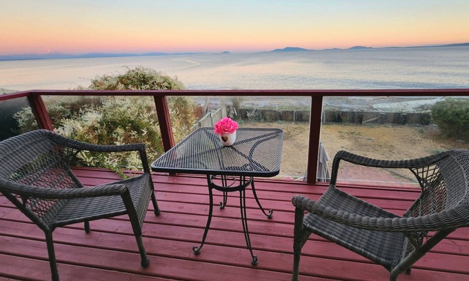 Whatcom County Casa | Sweet Point on South Beach