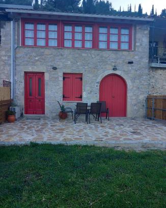 Asprogerakata Casa | Sweet Red Home