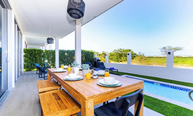 Noord Villa | Sweet scape to a beautiful Villa just across Eagle Beach