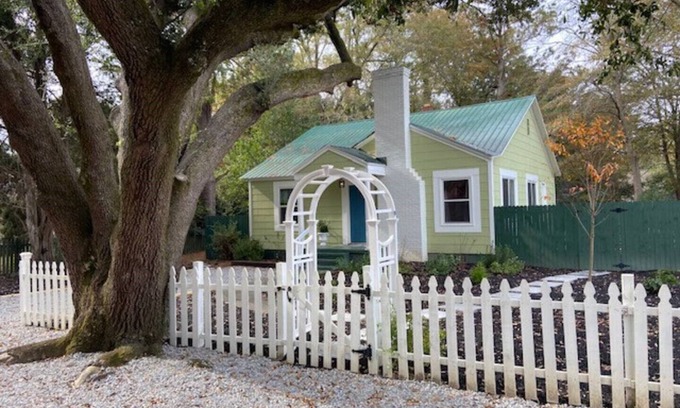 Aiken Casa | Sweet Tea Cottage- Aiken Downtown Location