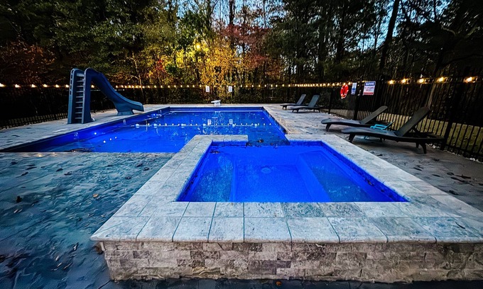 Mableton Casa | Sweet Tea & Serenity * Pool + Hot Tub * Fire Pit * Playground *