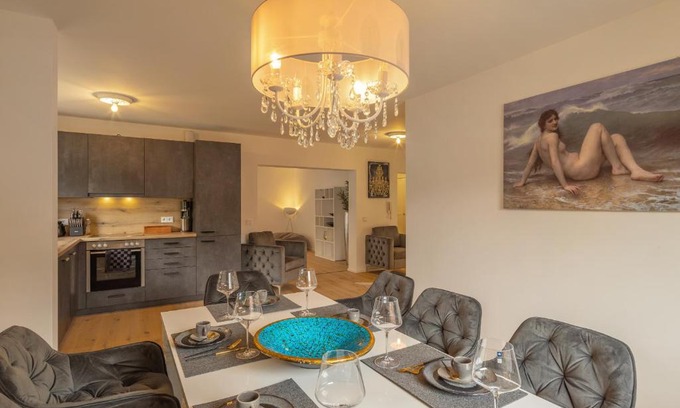 Dachau District Apartamento | SweetHome - DAH03 - LUXUS PUR Apartment, Küche, TV