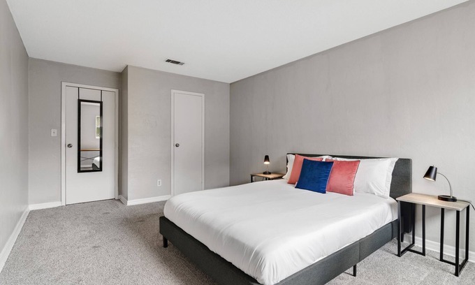 Gainesville Apartamento | Sweetwater 5F I Beautiful 1Bd Apt I Free Parking