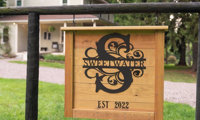 Somerset Otro | Sweetwater Farm with firepit and hiking trails!