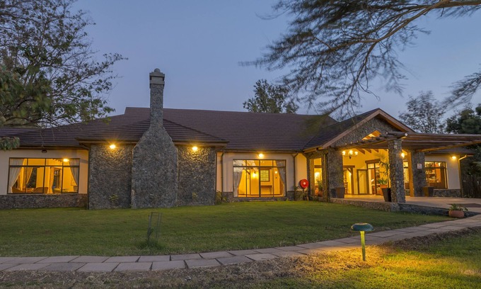 Nanyuki Hotel | Sweetwaters Serena Camp