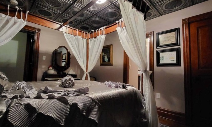 Ashfield Cama Y Desayuno | SWICHBACK TRAIL SUITE AT TRAILS END B&B