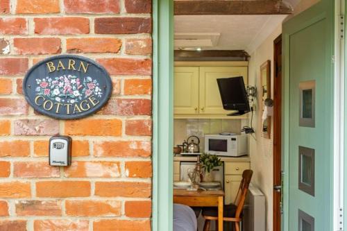 Rackheath Casa | Swift Host - Studio - Barn Cottage - Garden - Parking