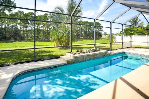 Port Saint Lucie Casa | Swim and Golf Family Home 2 Mi to Clover Park!