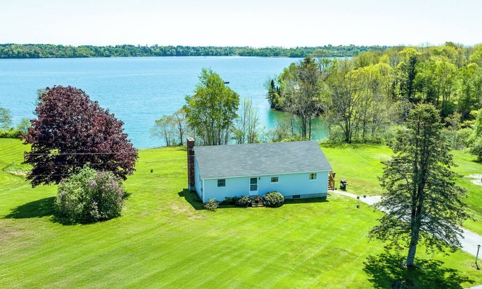 Harpswell Casa | Swim, Kayak & Relax in Coastal Comfort from this Charming, Pet-Friendly Home