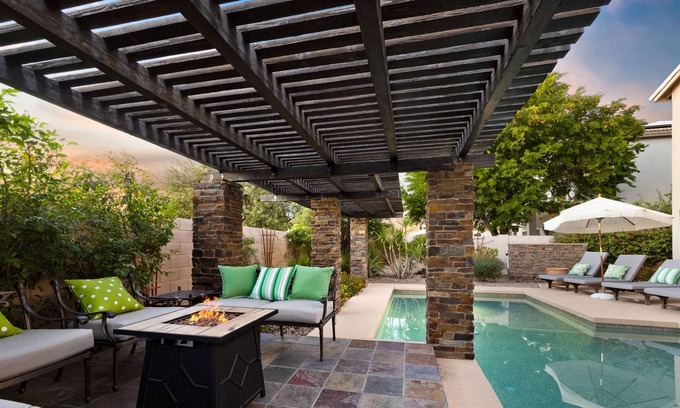Tatum Ranch Casa | Swimming and games at Quail Run, nearby Desert Ridge entertainment.